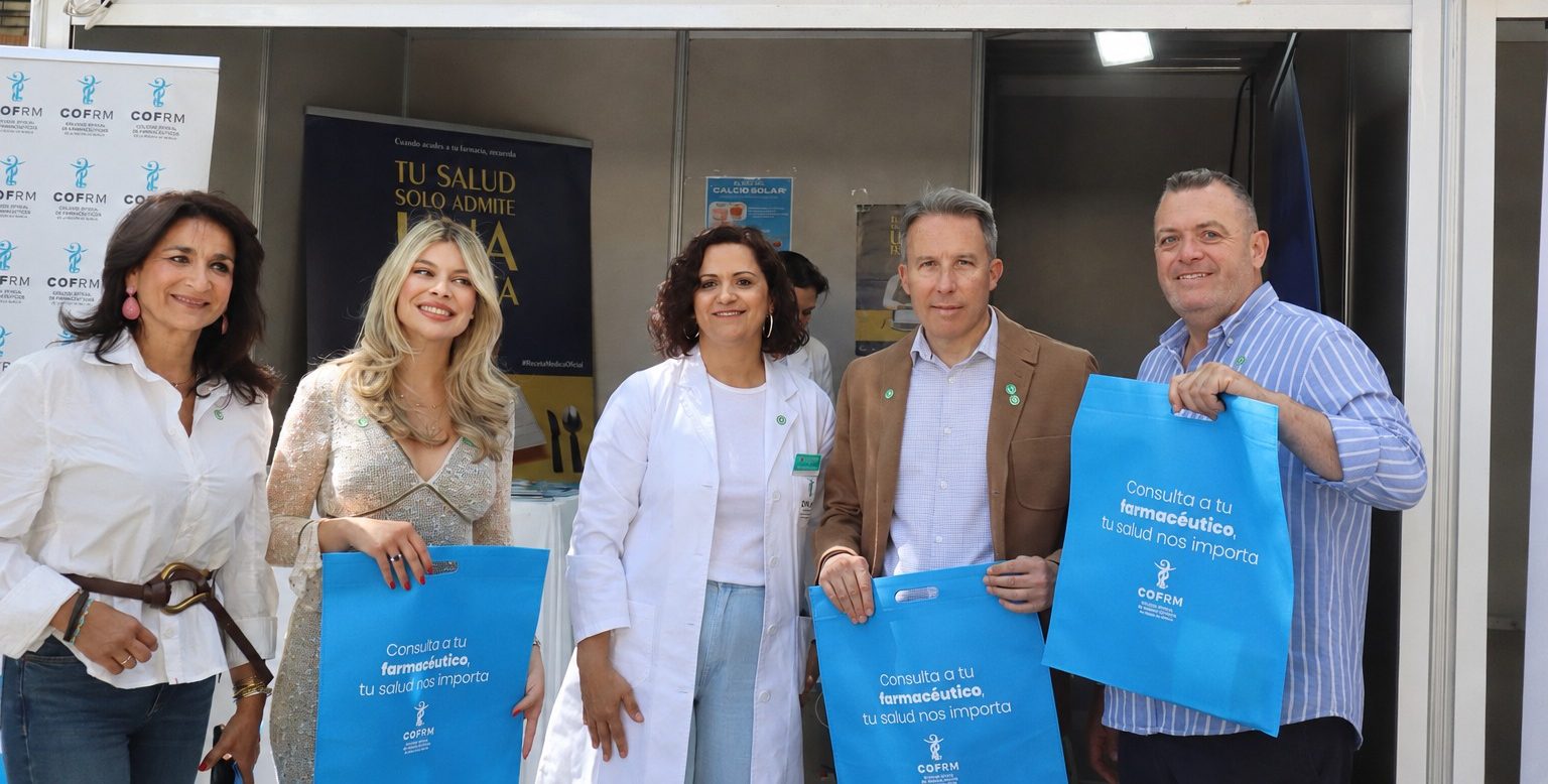 Consejos farmacéuticos y promoción de hábitos saludables en la Feria de la Salud de Lorca